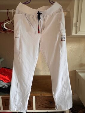 Figs Team USA White Medical straight leg Scrub Pant size Large high waisted